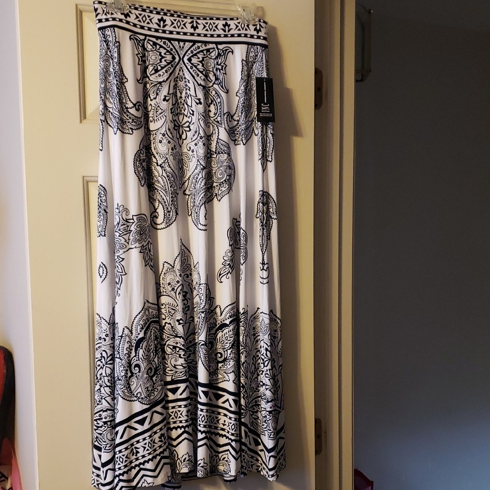 INC International Concepts Black & White Maxi Skirt Size XS NWT